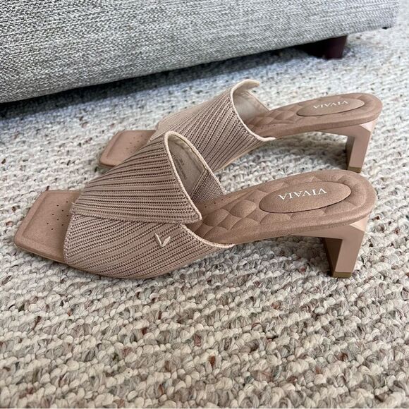 Vivaia Square-Toe Block Heel Sandals - Picture 5 of 16